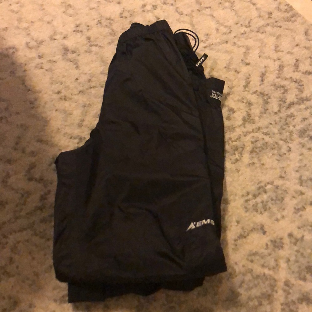 Eastern mountain sports M gore-tex rain pants